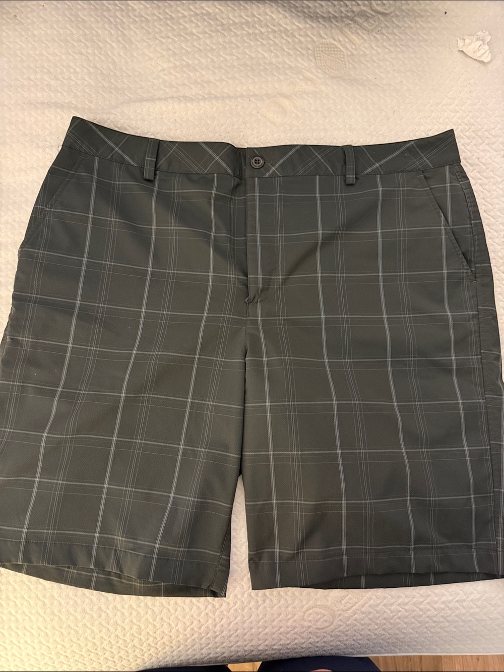 Under Armour Dark Gray Plaid Flat Front Golf Shorts